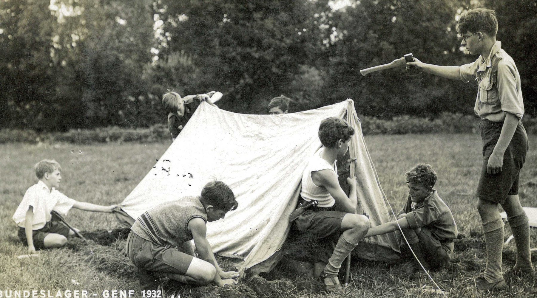 Tente dans le camp fédérale